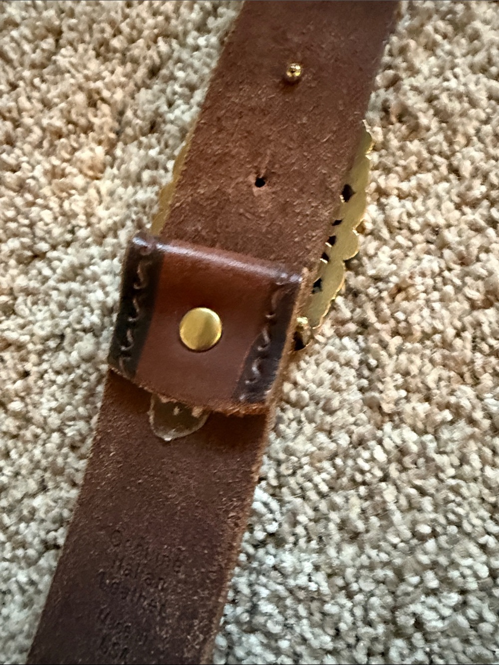Vintage-Inspired Brown Leather Belt with Ornate Gold Buckle - Picture 3 of 3